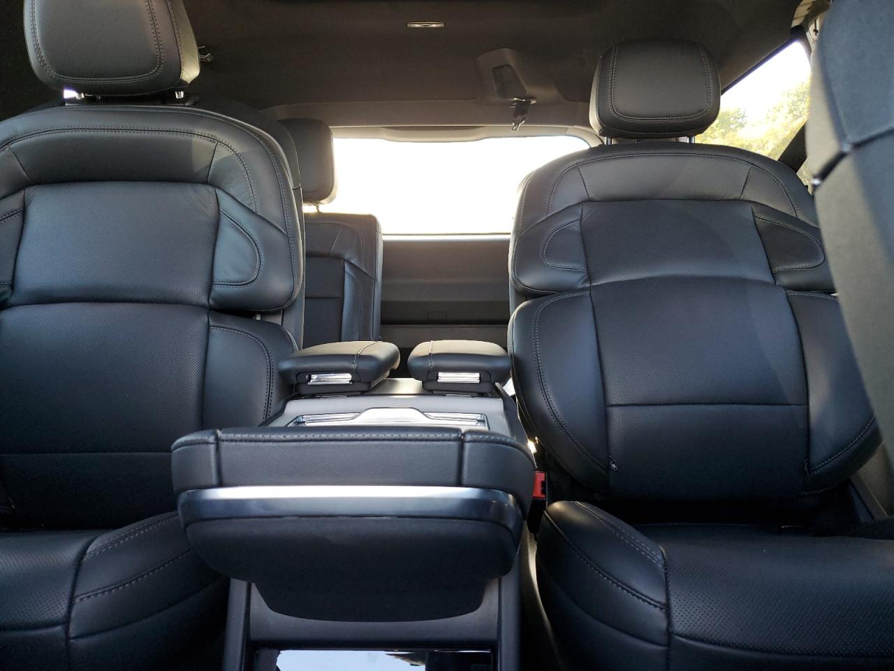 LINCOLN NAVIGATOR RESERVE