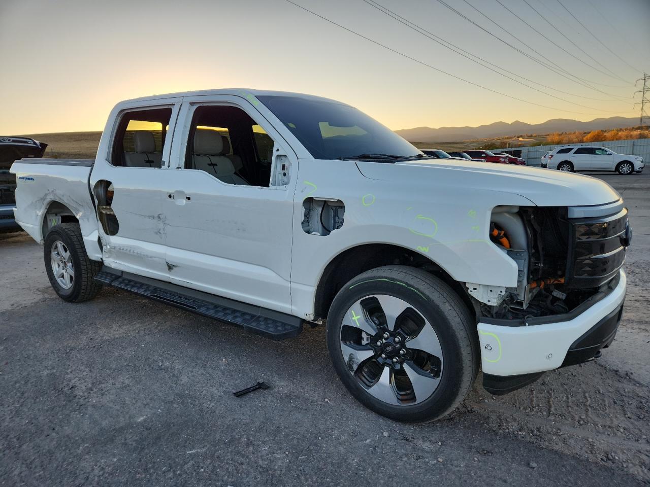 FORD F-150 LIGHTNING PRO