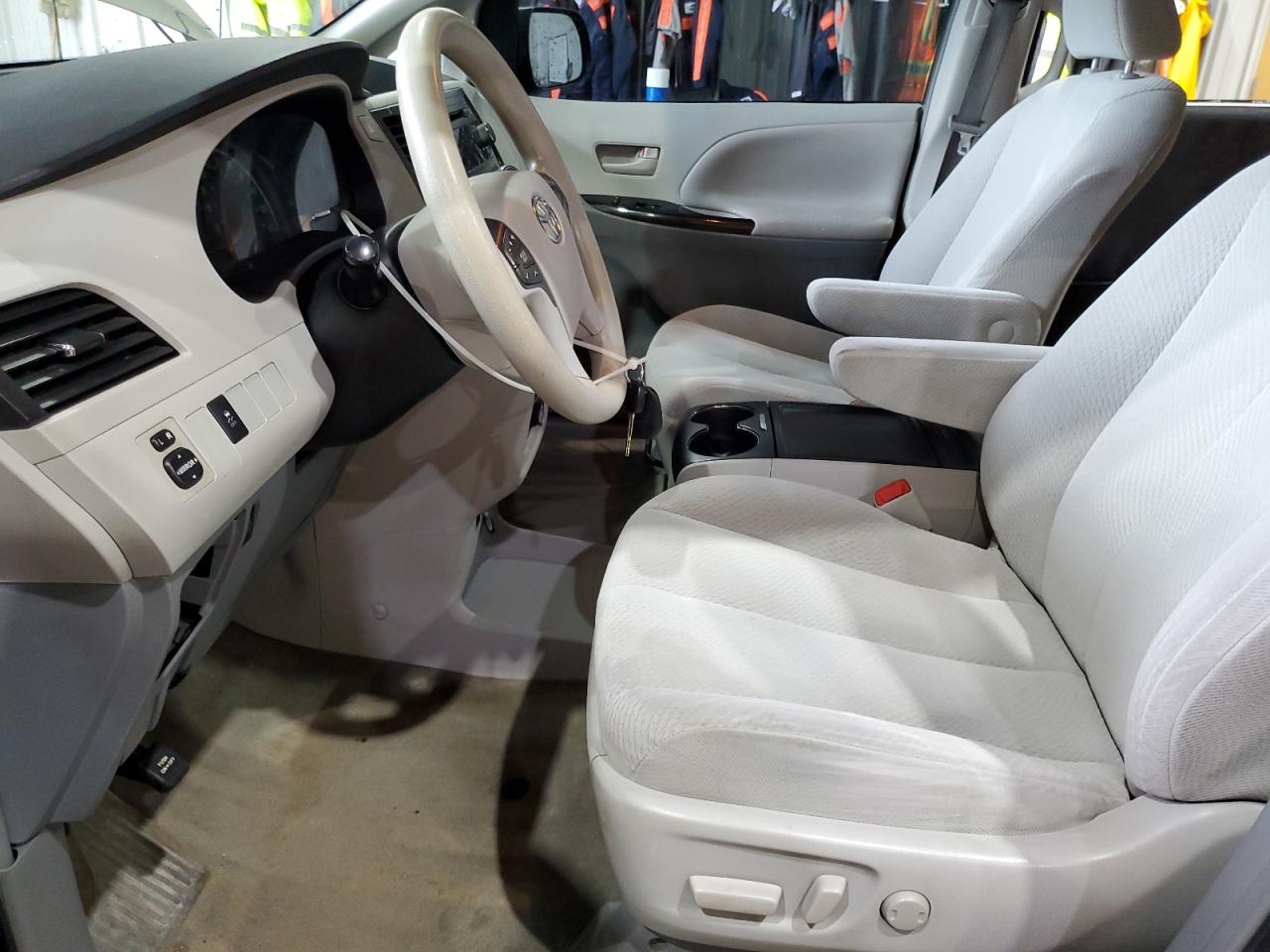 Lot #3279742923 2013 TOYOTA SIENNA LE