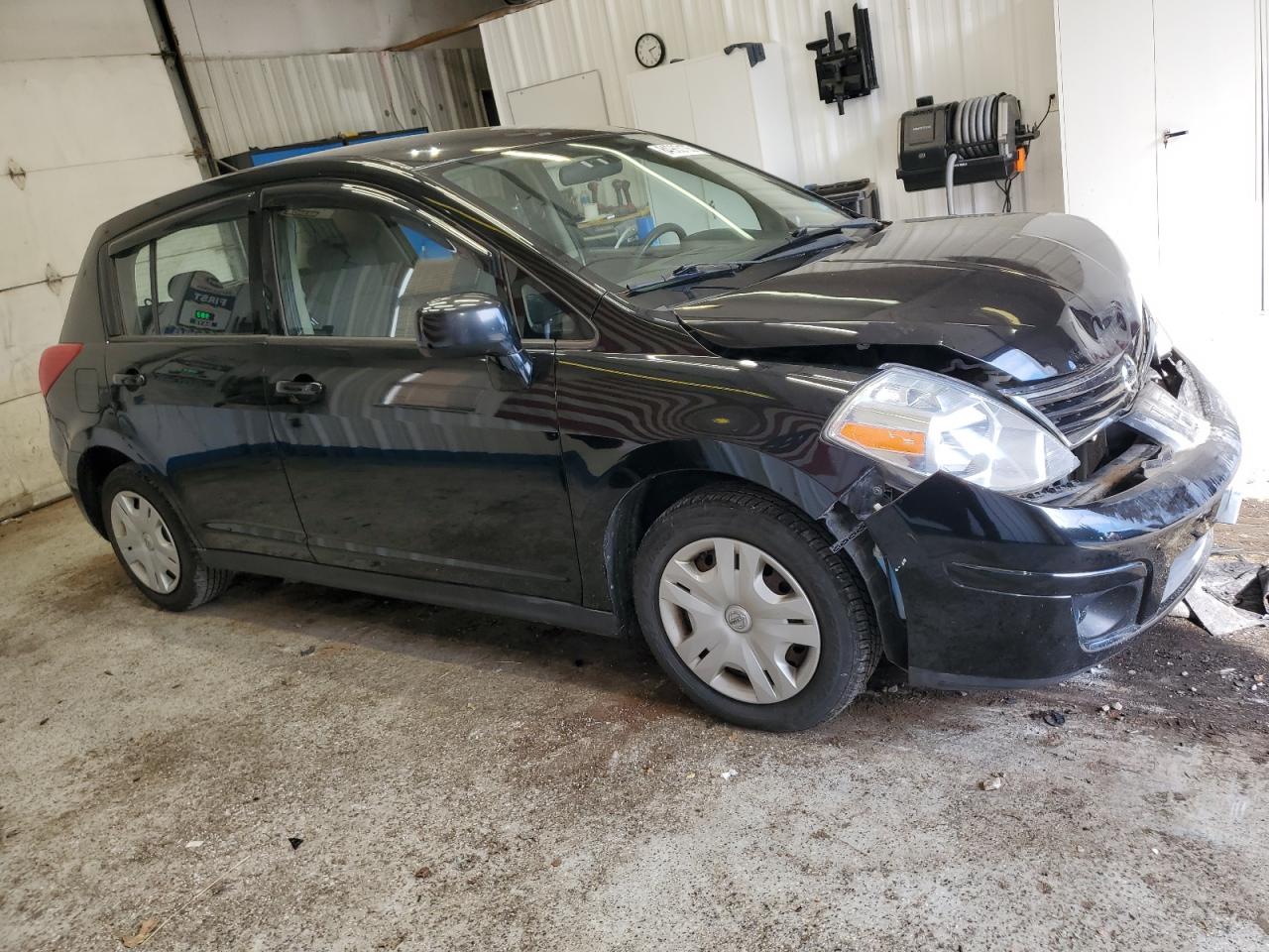 NISSAN VERSA S