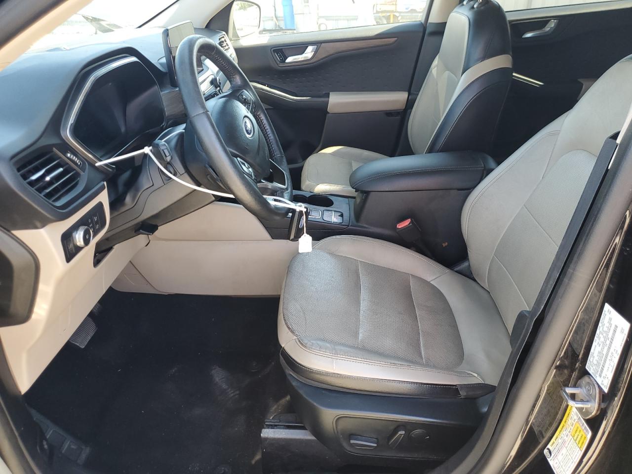 FORD ESCAPE TITANIUM