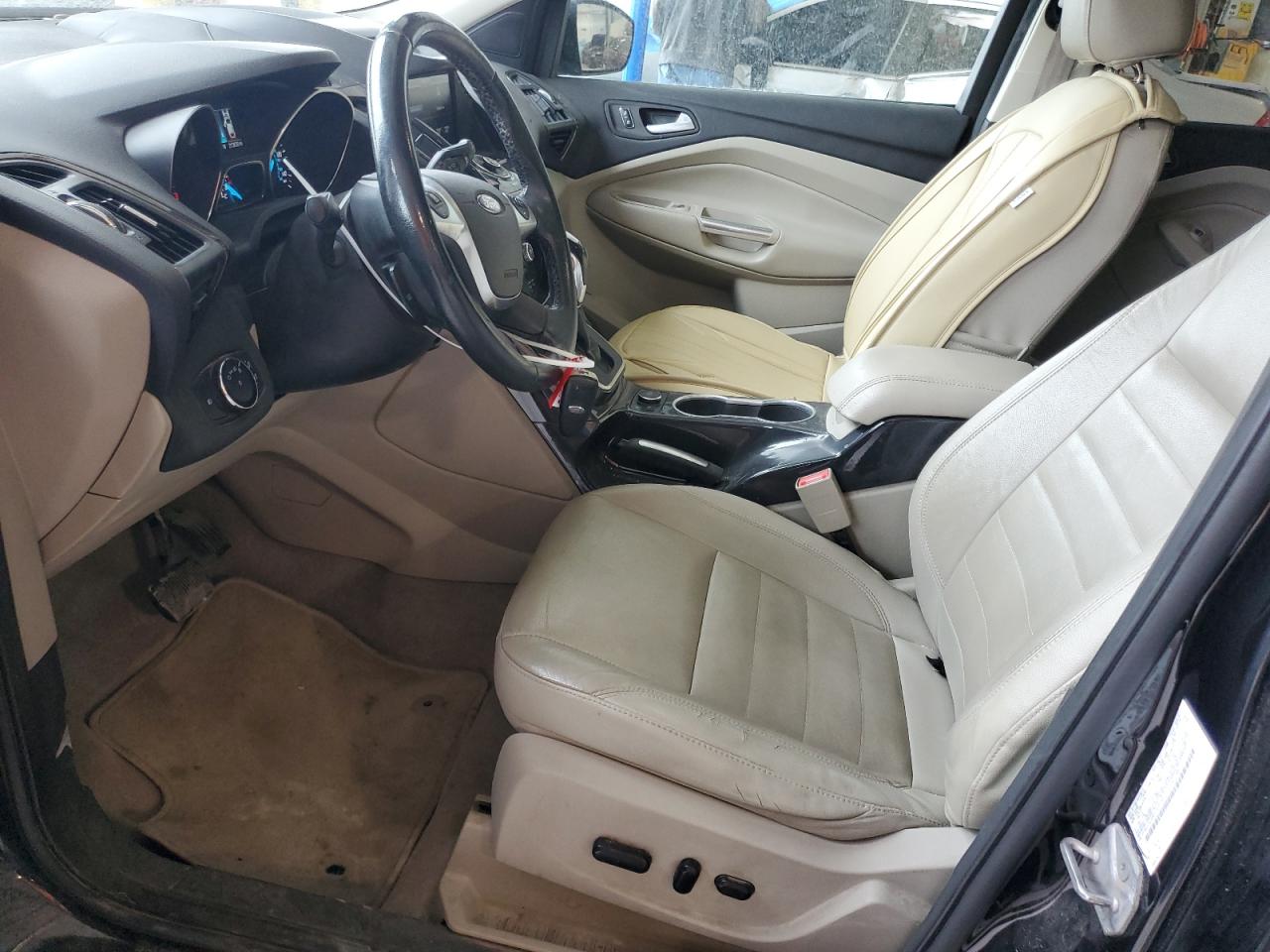 FORD ESCAPE TITANIUM