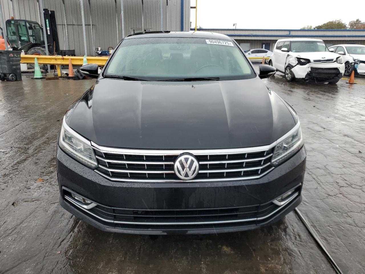 VOLKSWAGEN PASSAT SE
