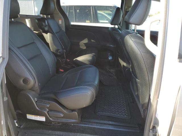 2017 TOYOTA SIENNA SE 5TDXZ3DC1HS801135