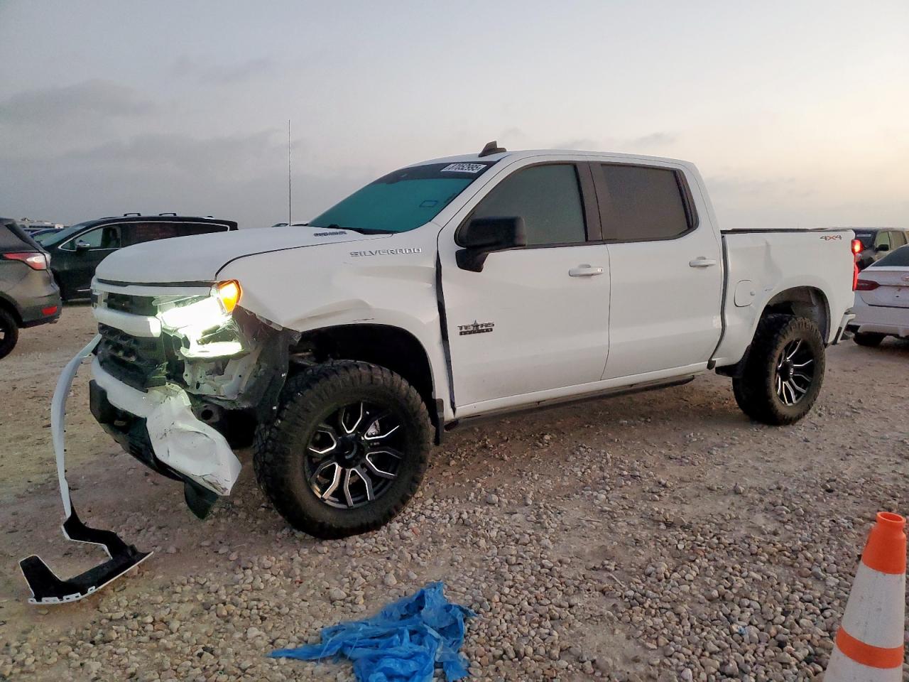 Lot #3318178364 2023 CHEVROLET SILVERADO