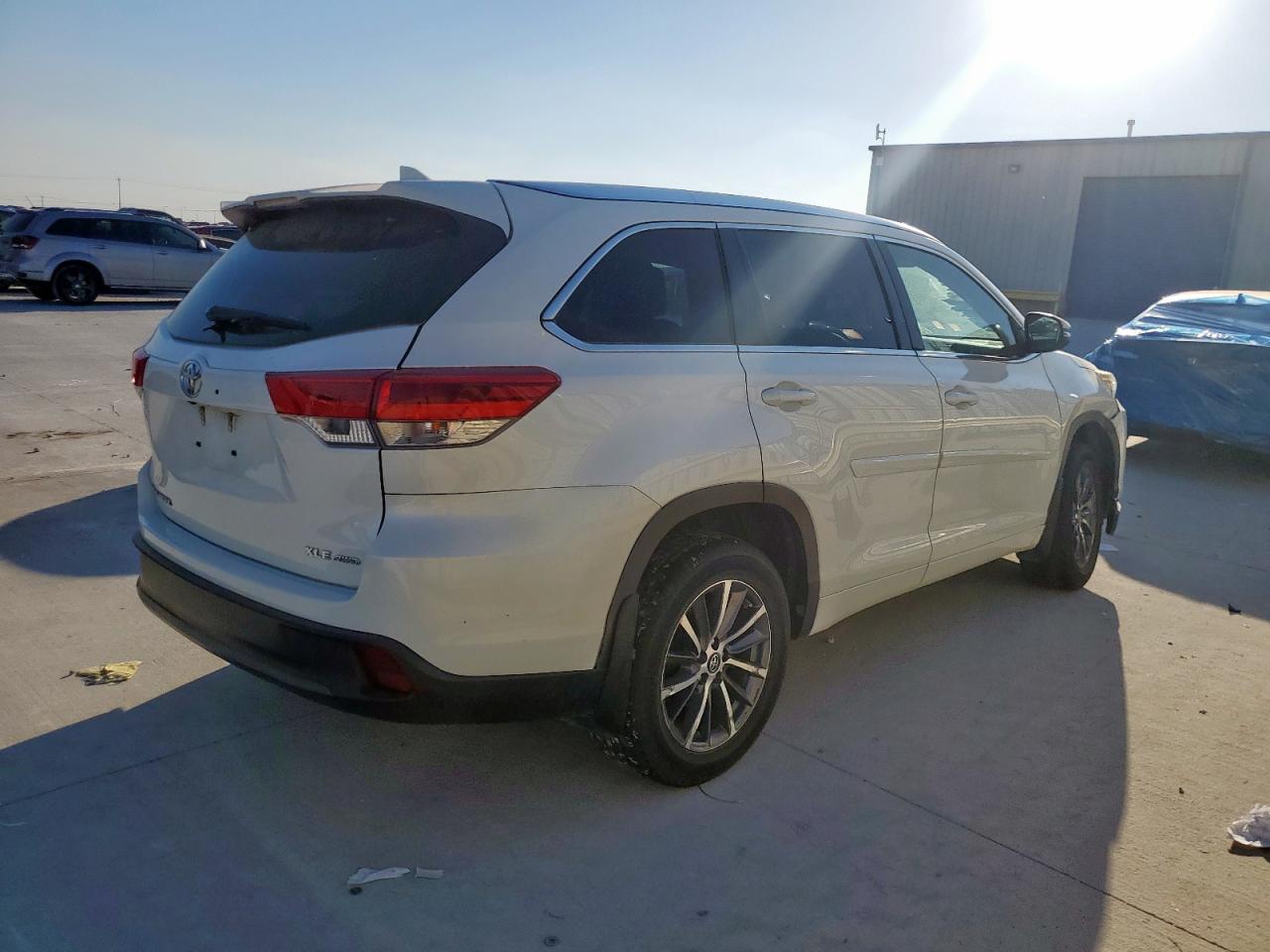 TOYOTA HIGHLANDER SE