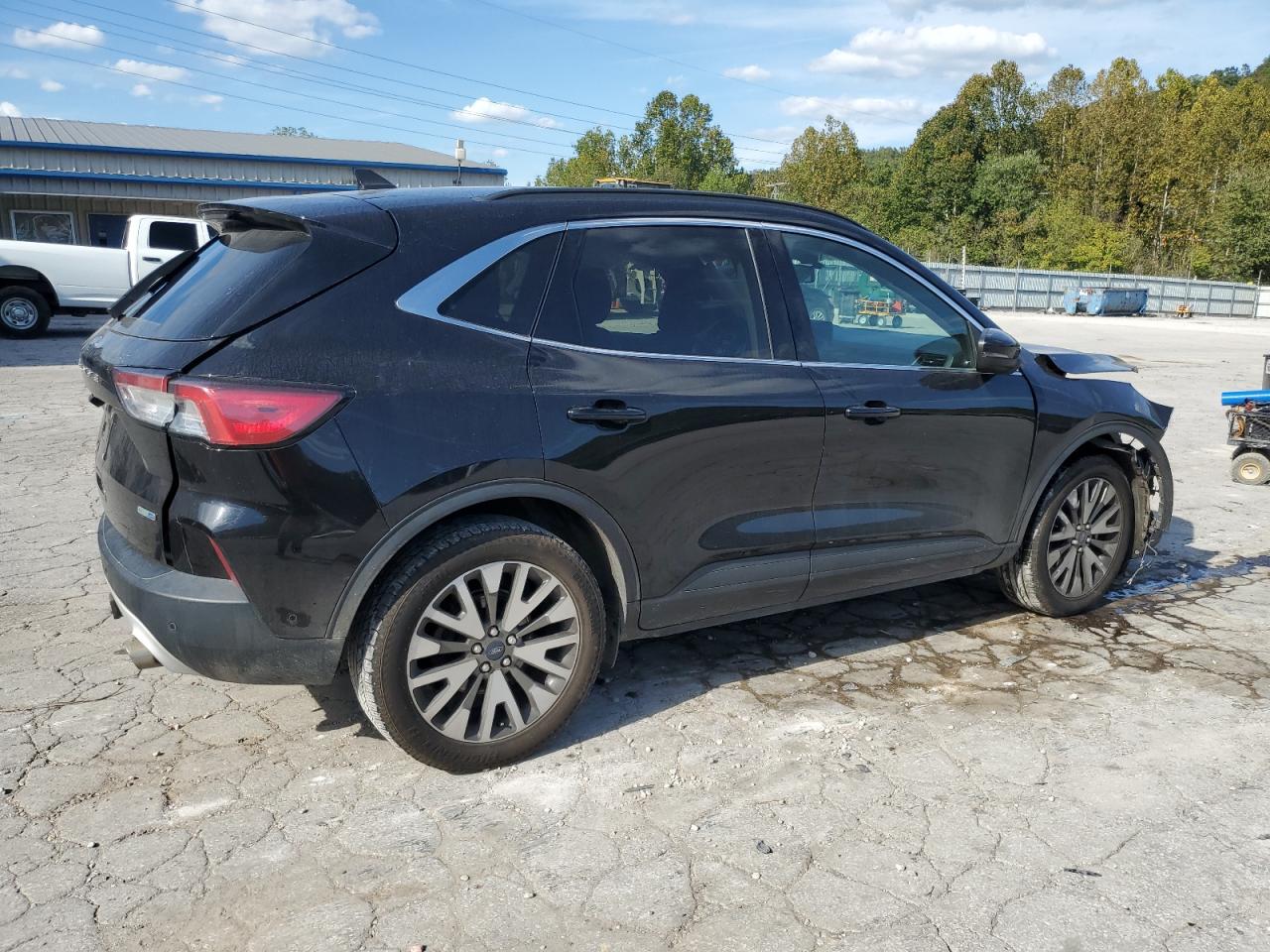 FORD ESCAPE TITANIUM