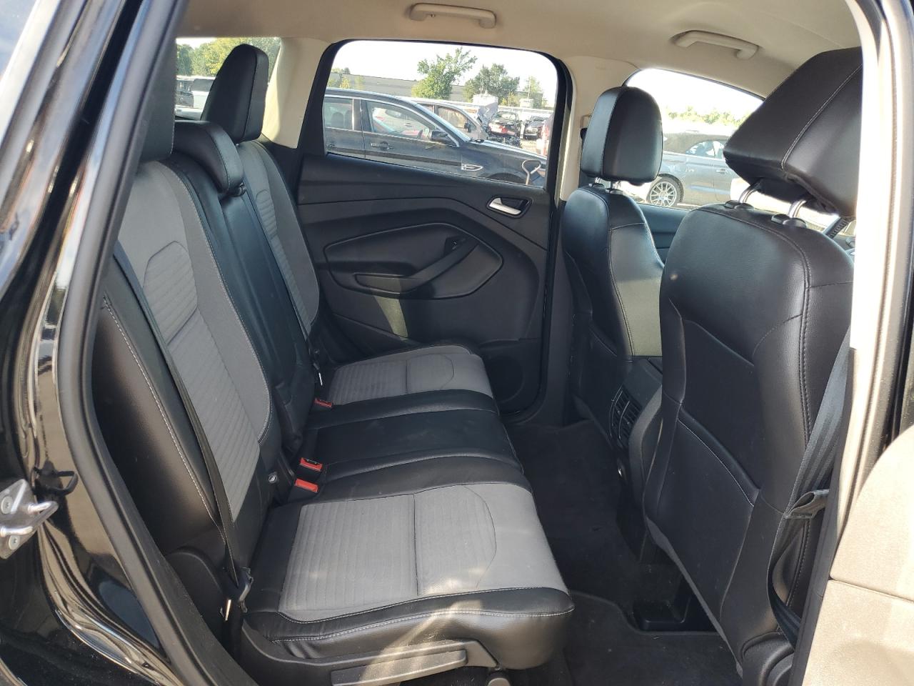 FORD ESCAPE SE