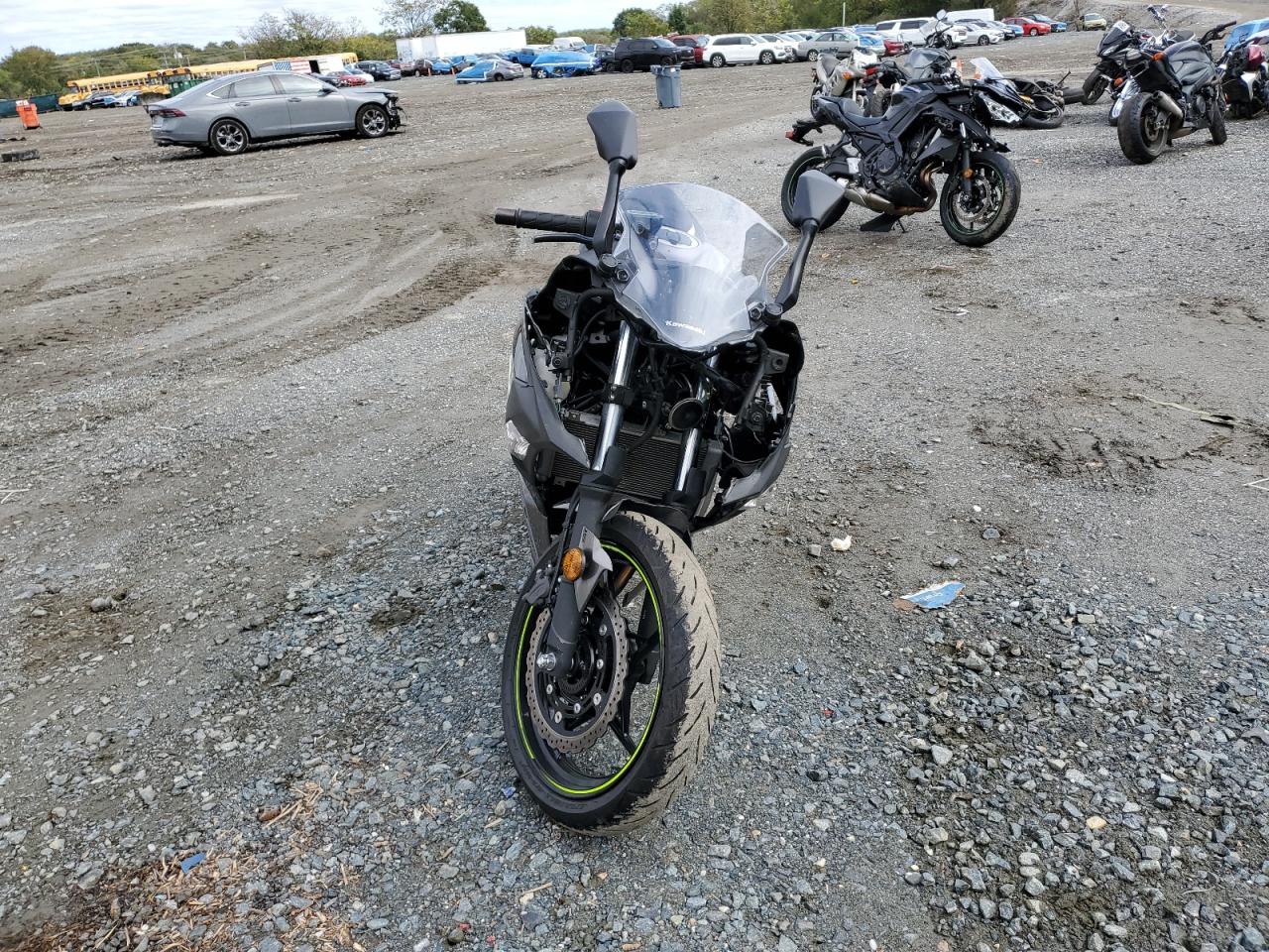 Lot #3278827294 2021 KAWASAKI EX400