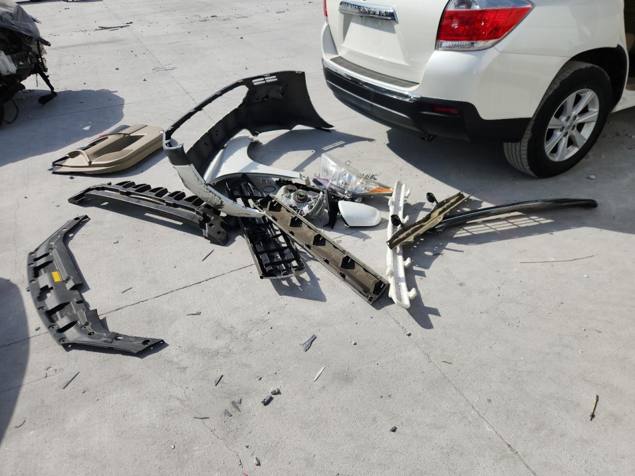 TOYOTA HIGHLANDER BASE