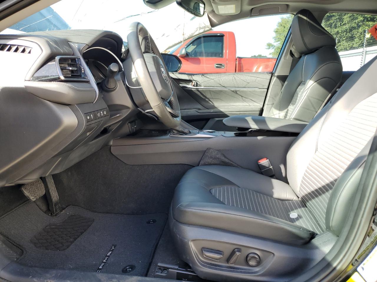 TOYOTA CAMRY SE NIGHT SHADE