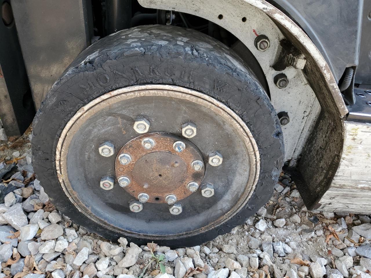 Lot #3290190212 2013 NISSAN FORKLIFT