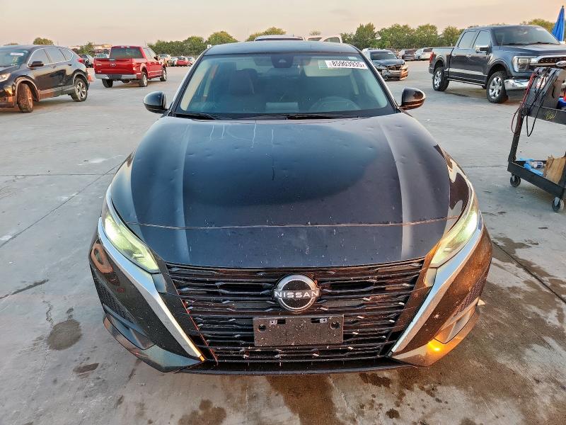 2023 NISSAN ALTIMA SV - Inny widok