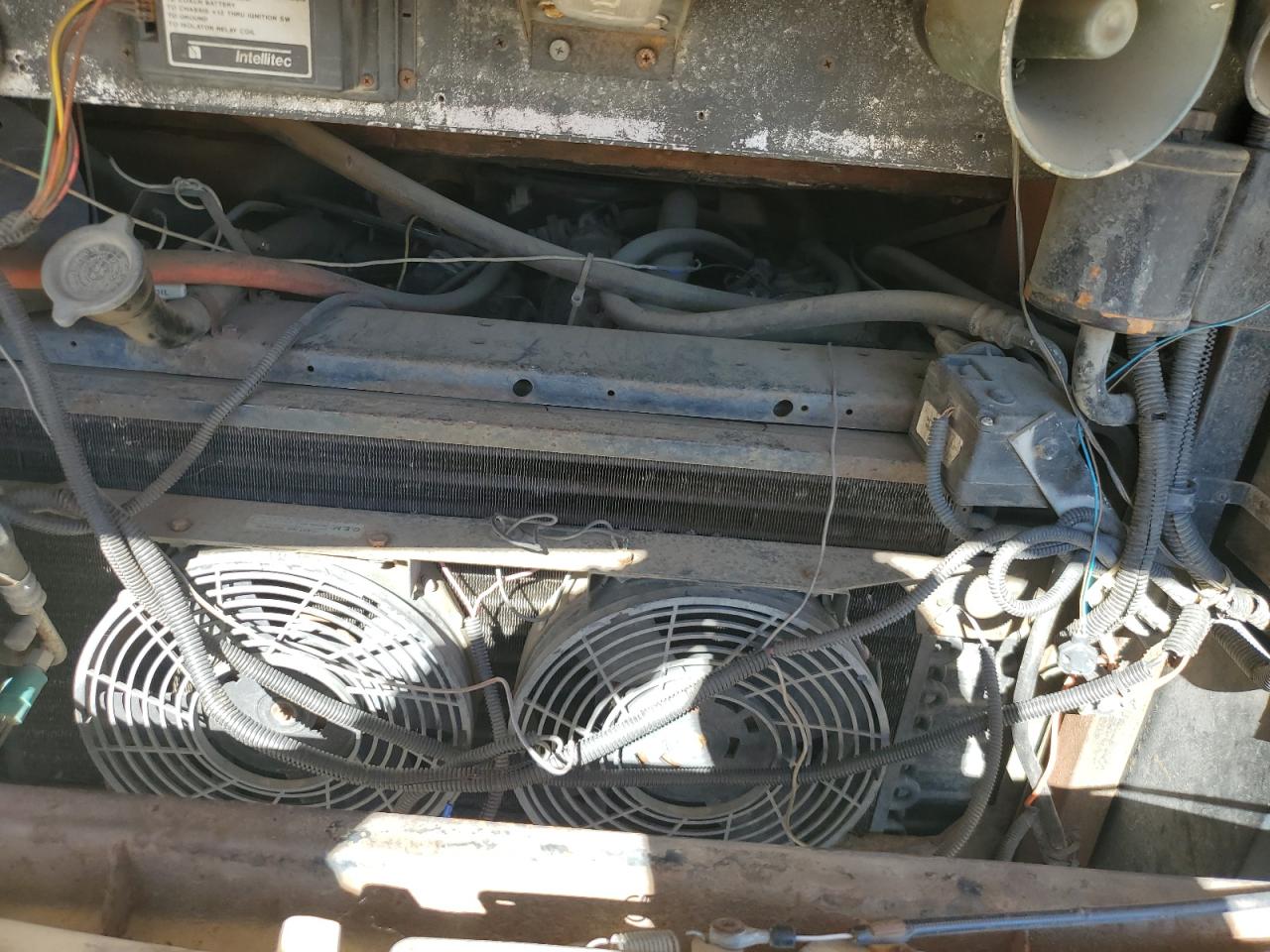 Lot #3286830220 1998 FLEETWOOD SOUTHWIND