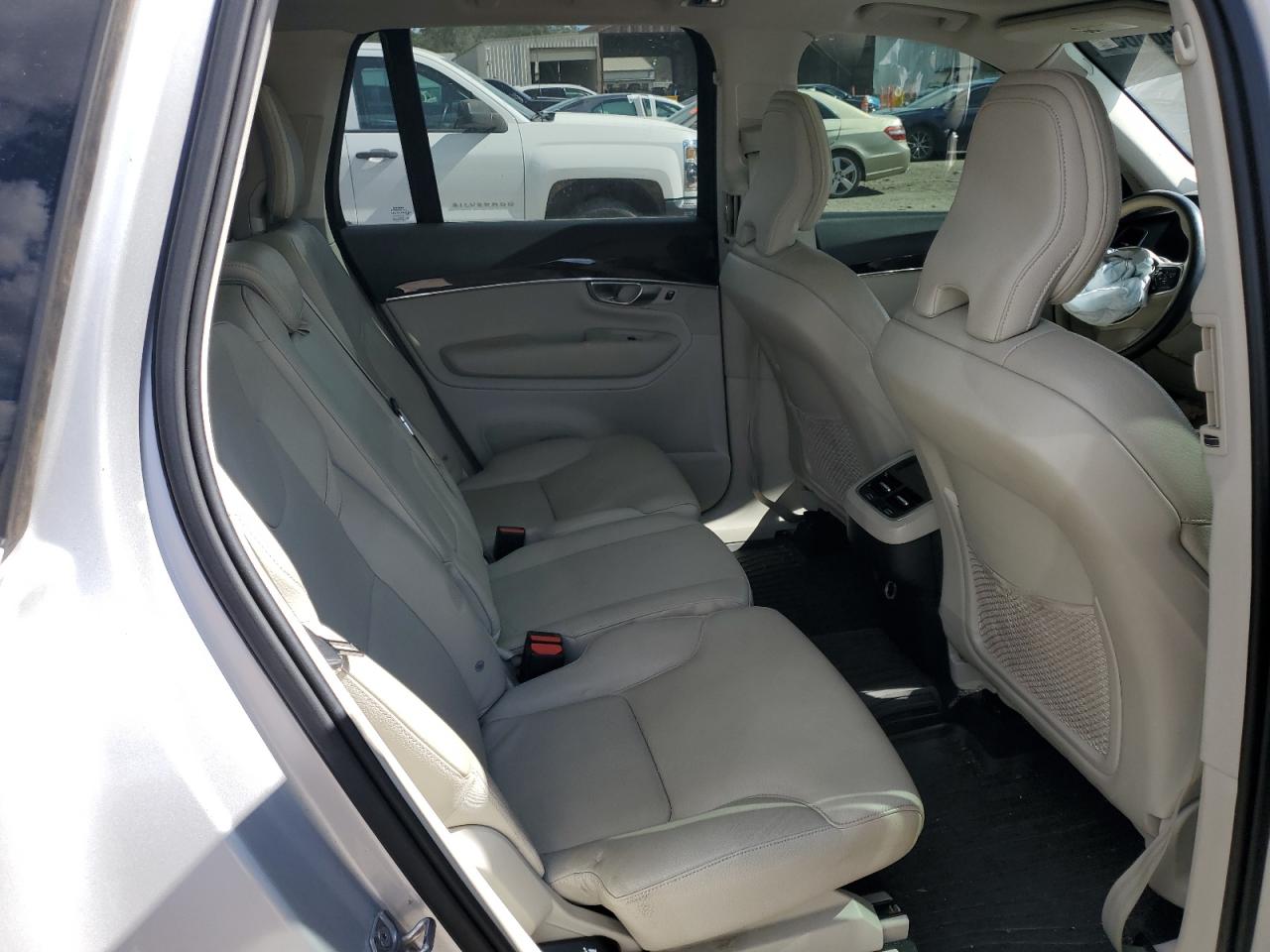 VOLVO XC90 T5 MOMENTUM