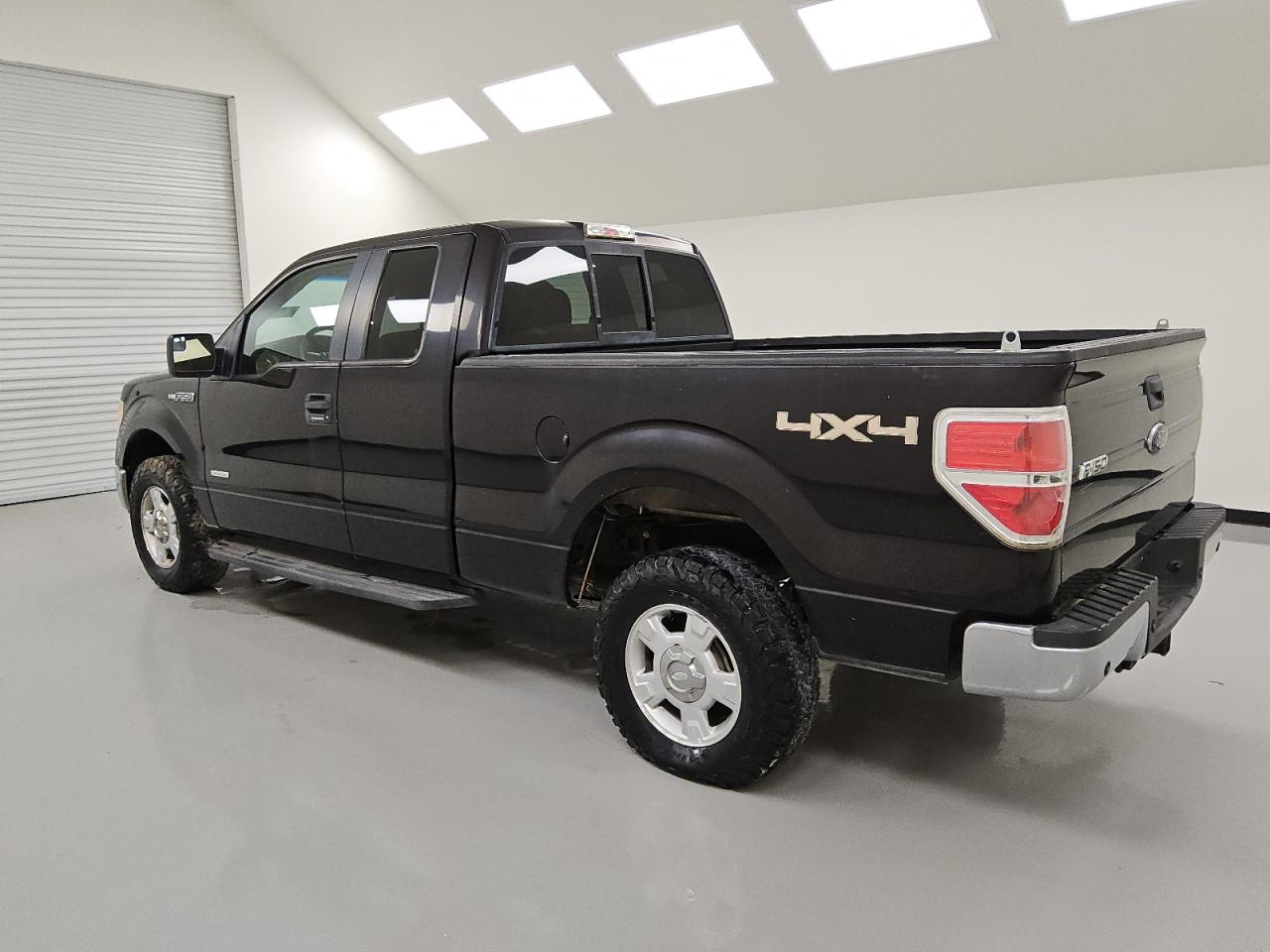 FORD F-150 SUPER CAB