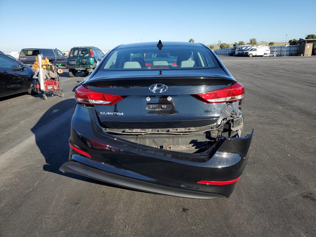 Lot #3302687057 2018 HYUNDAI ELANTRA SE