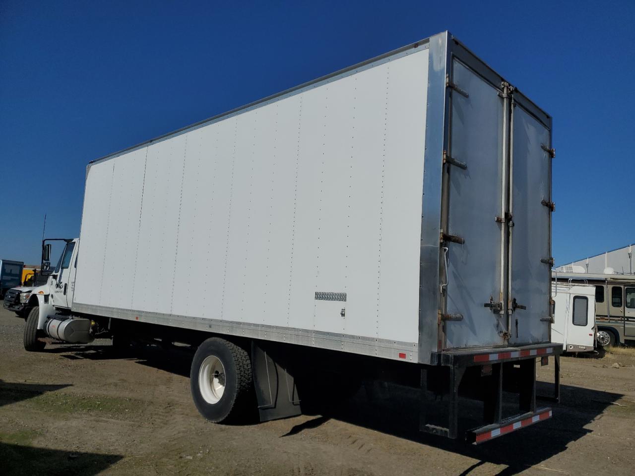 Lot #3279482298 2019 INTERNATIONAL 4300