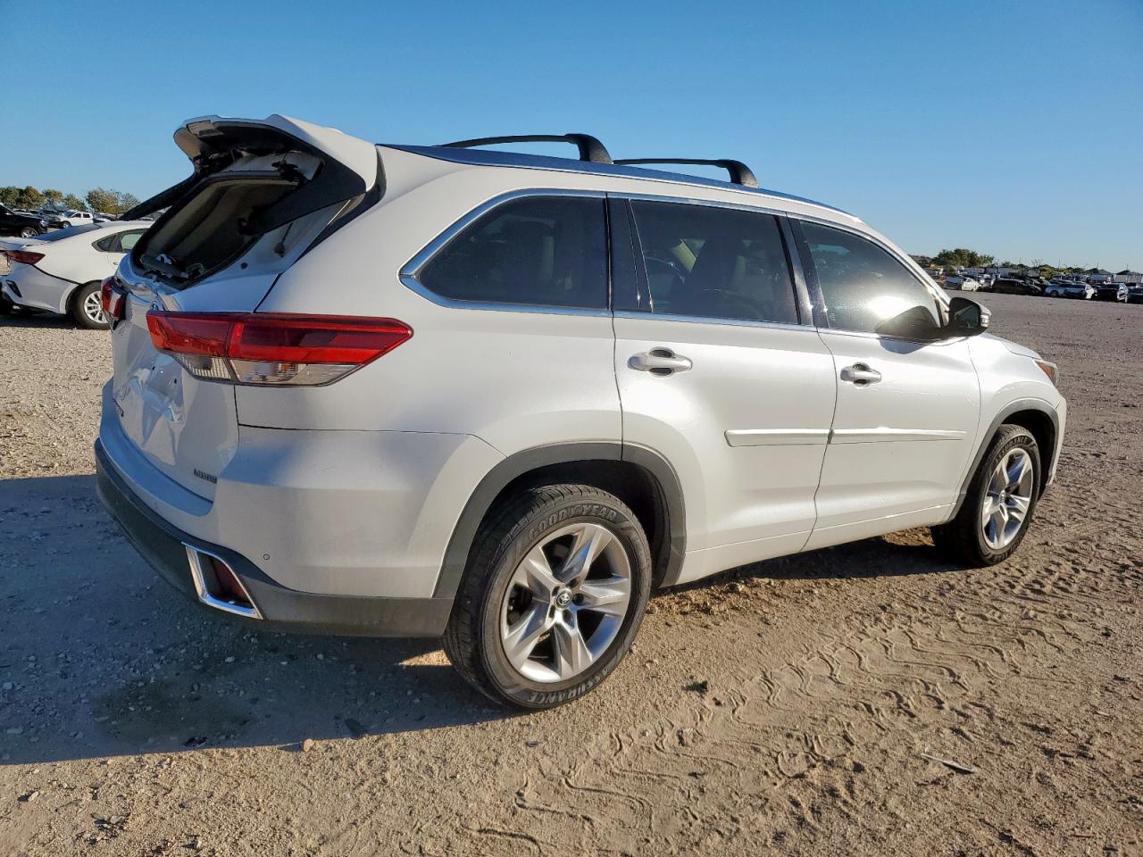 TOYOTA HIGHLANDER LIMITED