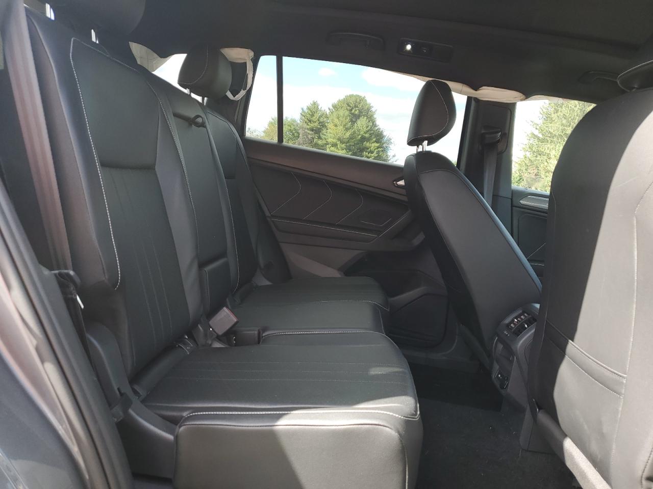 VOLKSWAGEN TIGUAN SE R-LINE BLACK