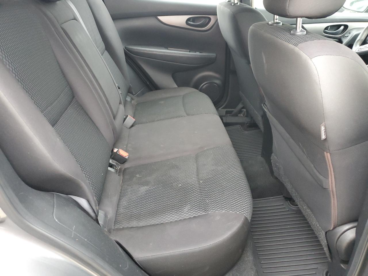 NISSAN ROGUE SPORT S