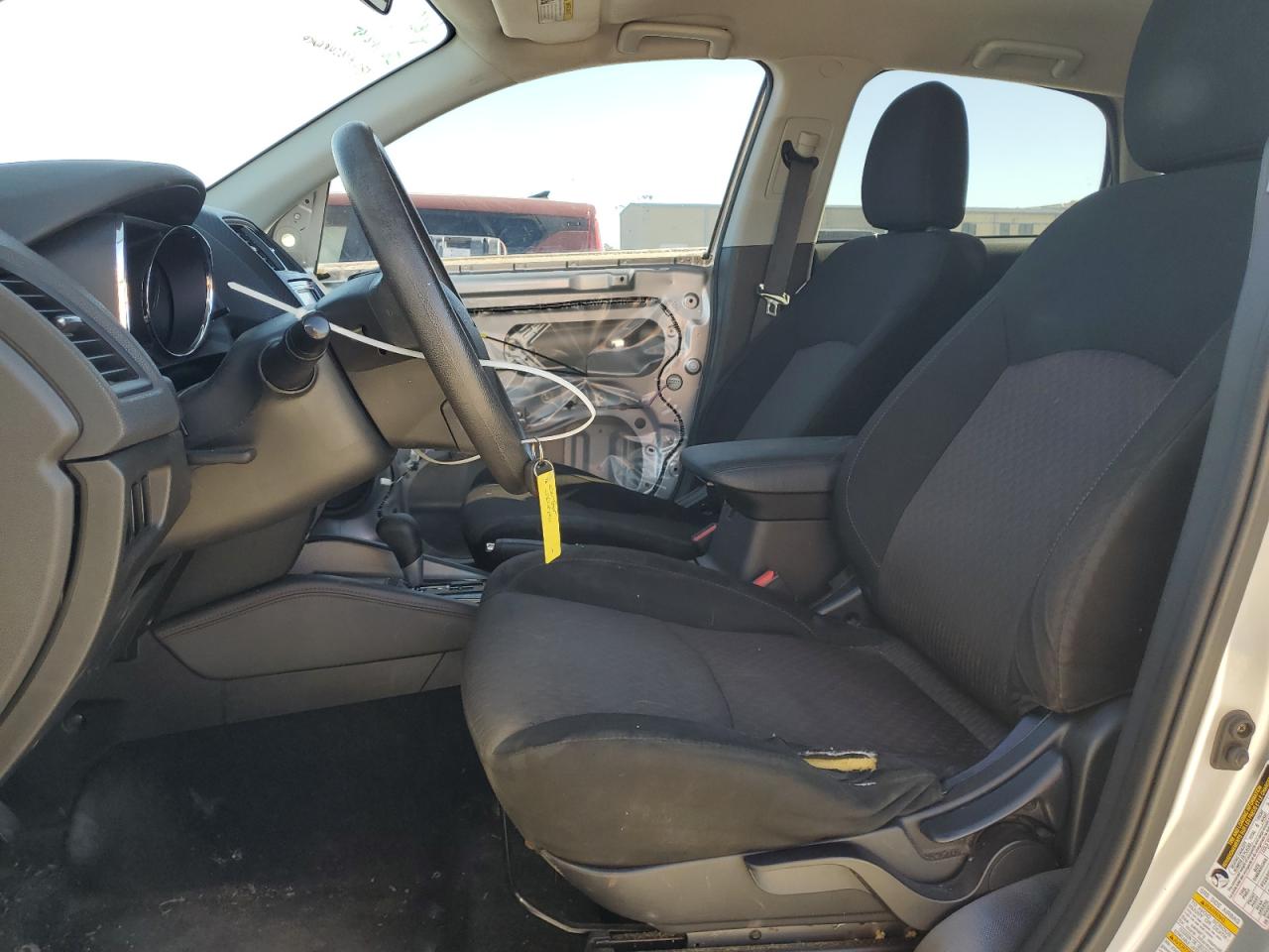 MITSUBISHI OUTLANDER ES