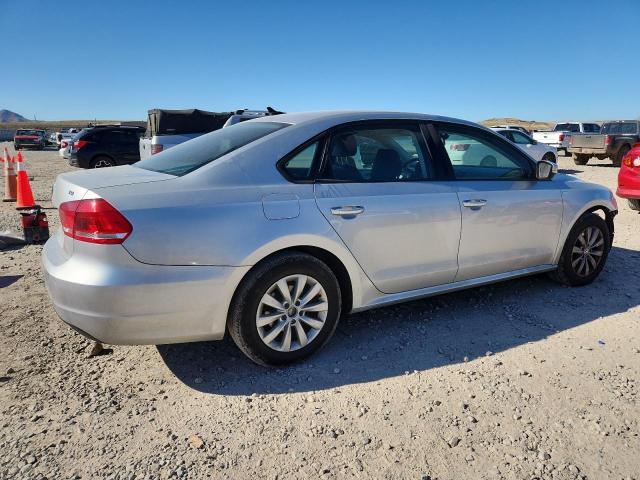 2015 VOLKSWAGEN PASSAT S - 1VWAT7A38FC050808
