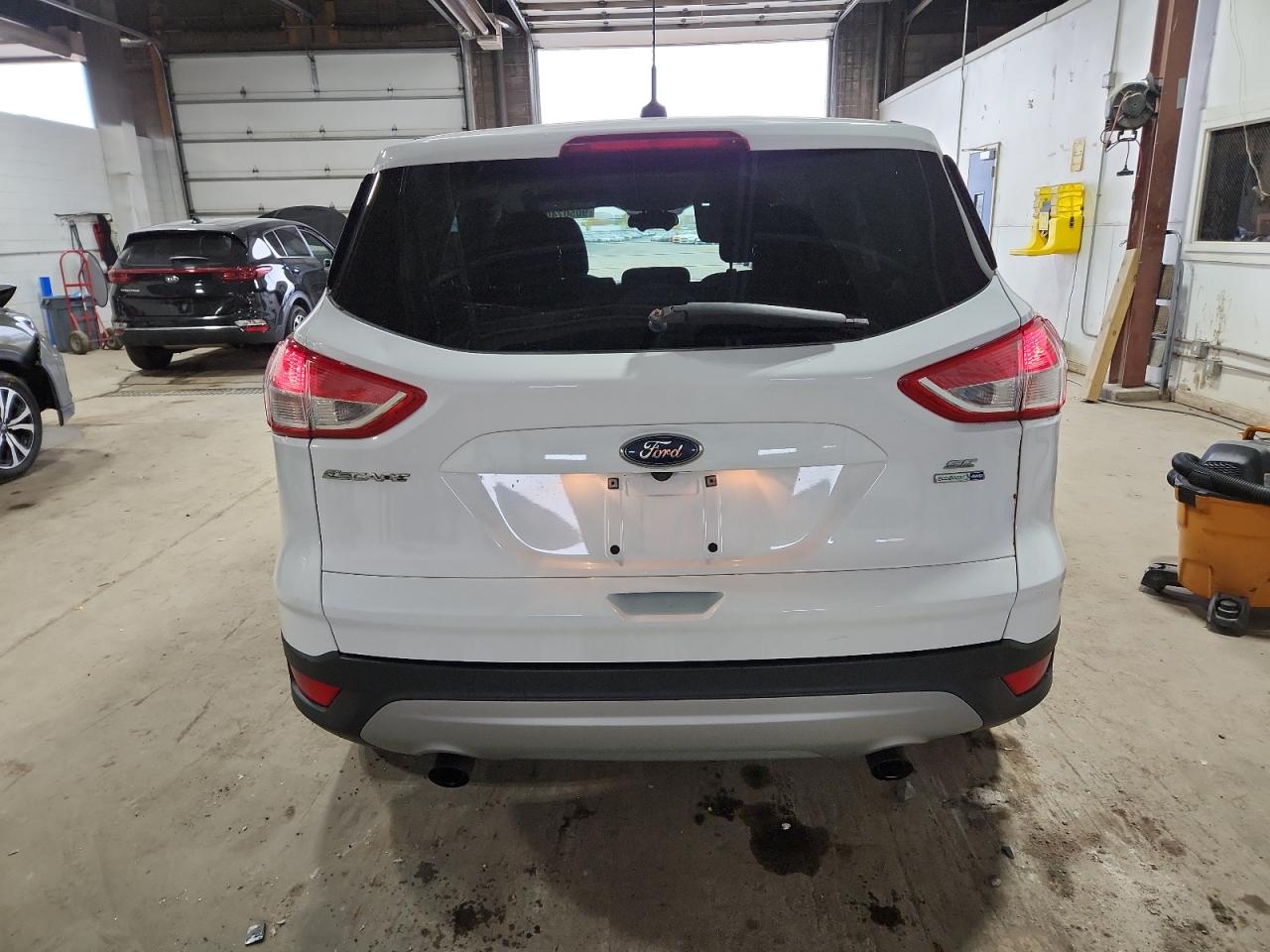 FORD ESCAPE SE