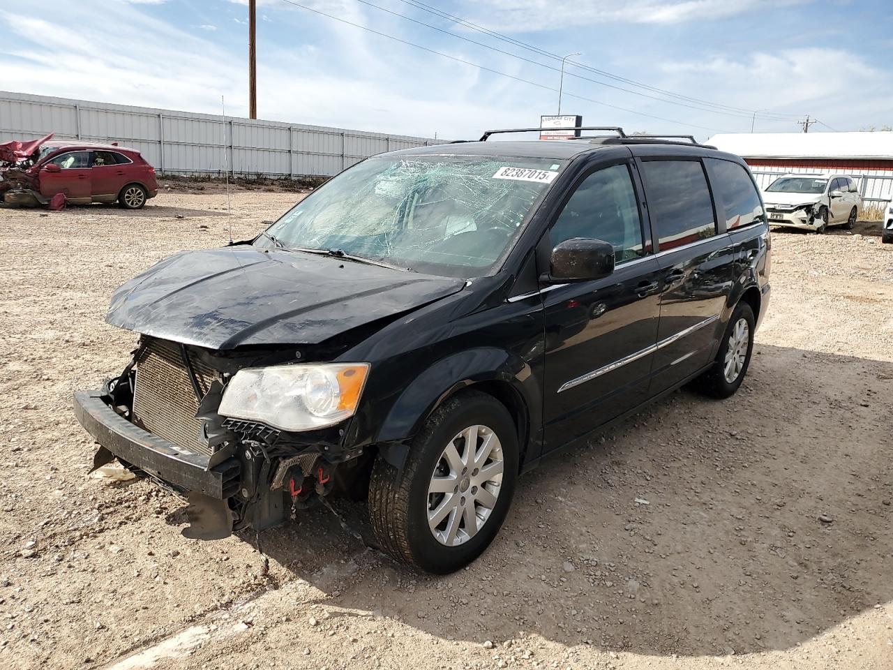 Lot #3282635083 2014 CHRYSLER TOWN & COU