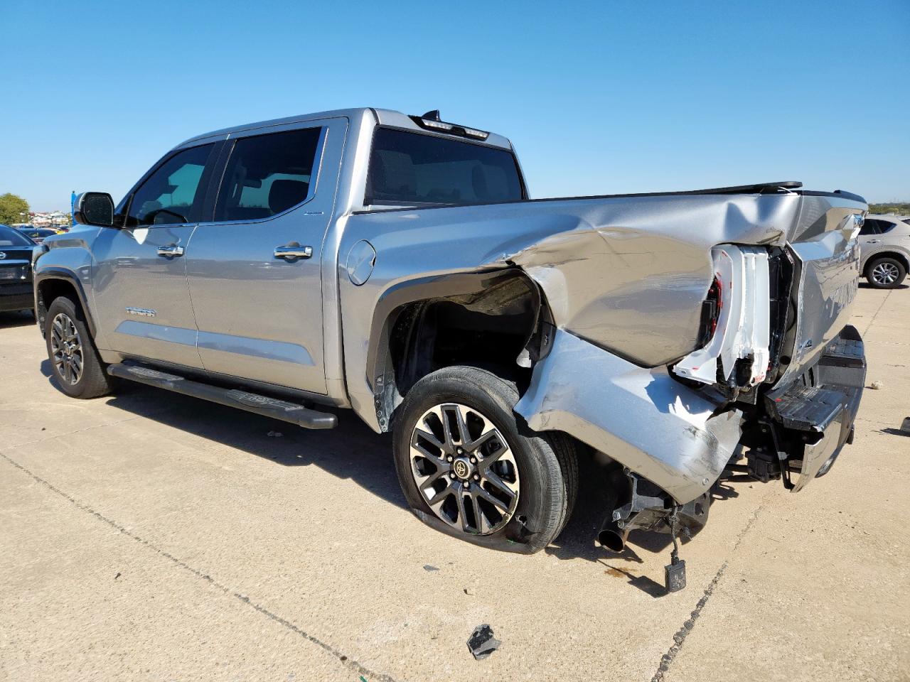 TOYOTA TUNDRA CREWMAX LIMITED