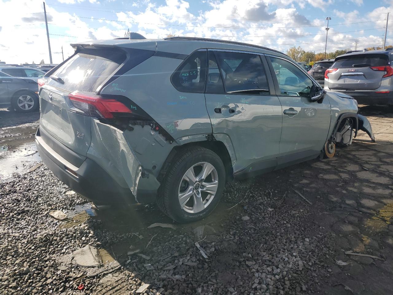TOYOTA RAV4 XLE