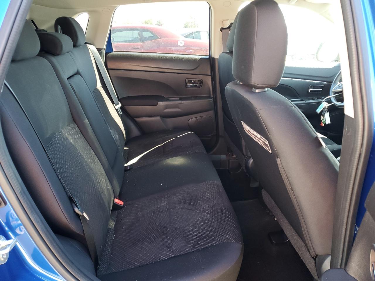 MITSUBISHI OUTLANDER SE