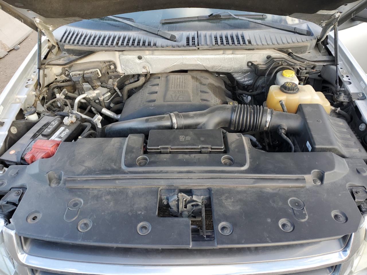 FORD EXPEDITION EL XLT