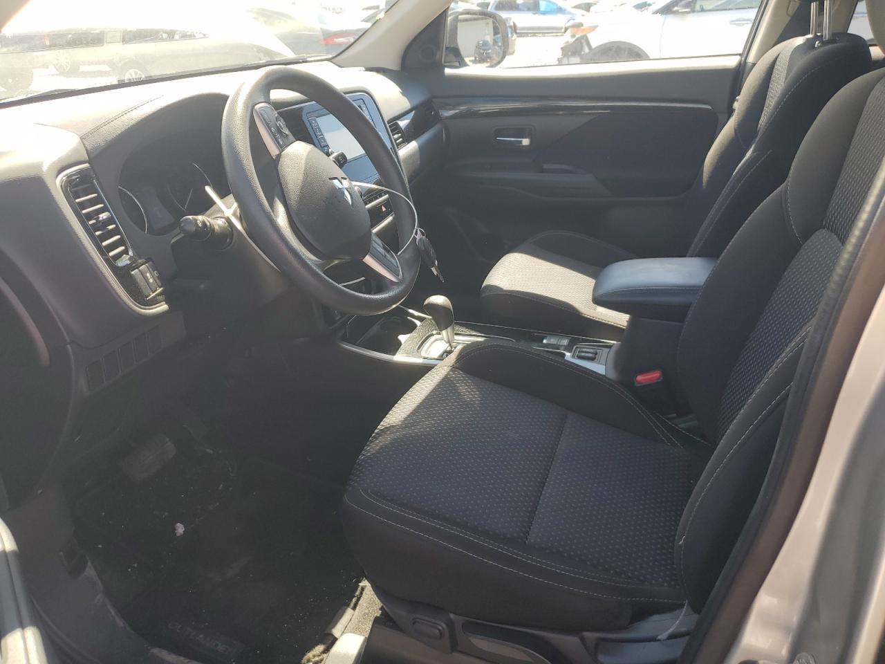 MITSUBISHI OUTLANDER ES