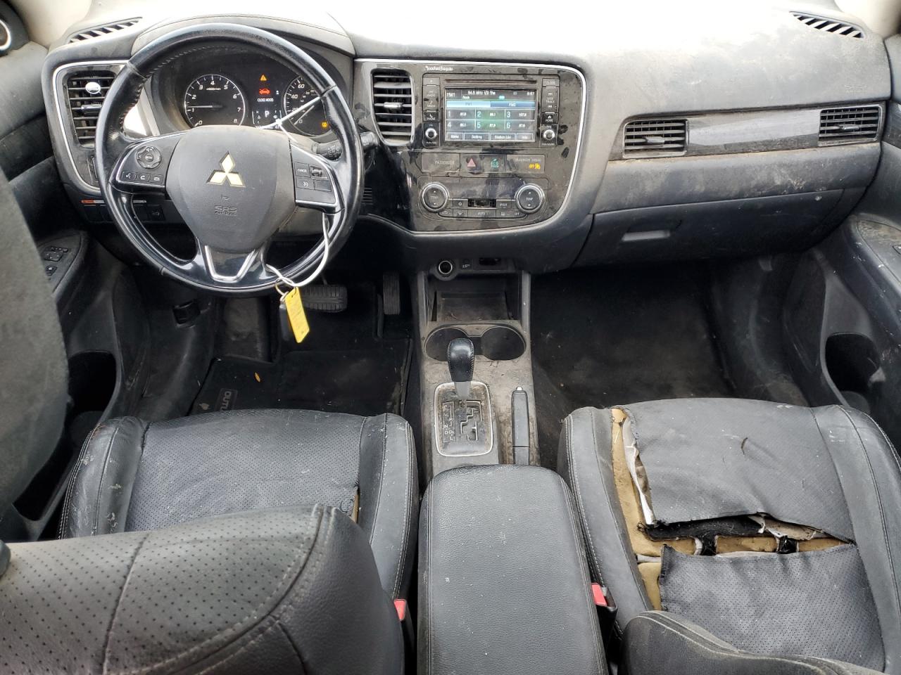 MITSUBISHI OUTLANDER SE