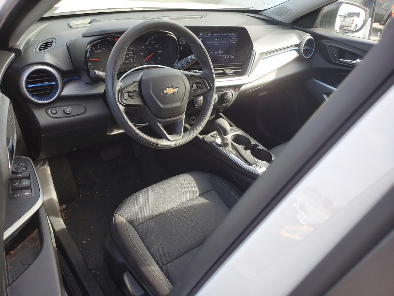 Lot #3318872053 2024 CHEVROLET TRAX LS