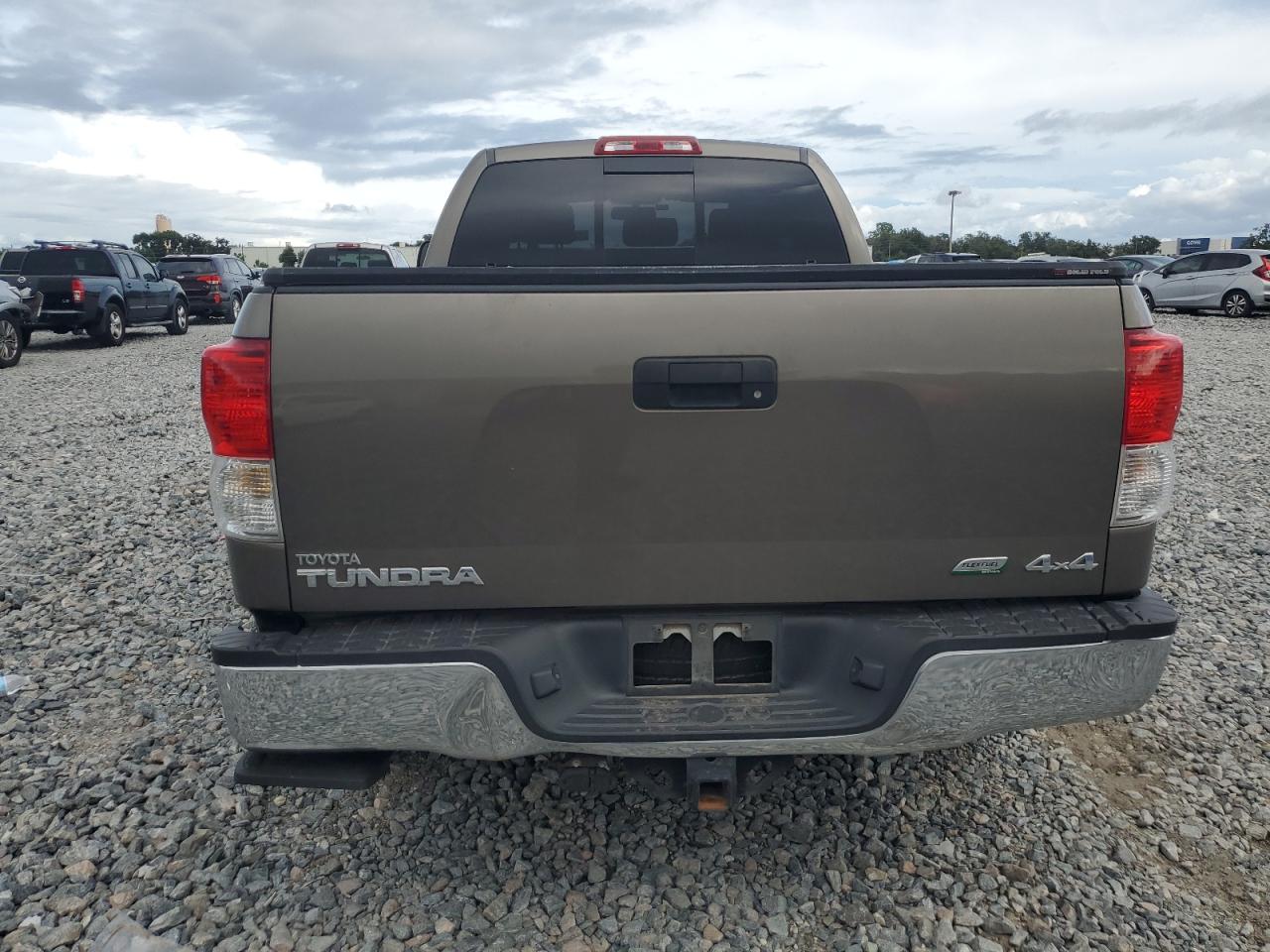 TOYOTA TUNDRA DOUBLE CAB SR5