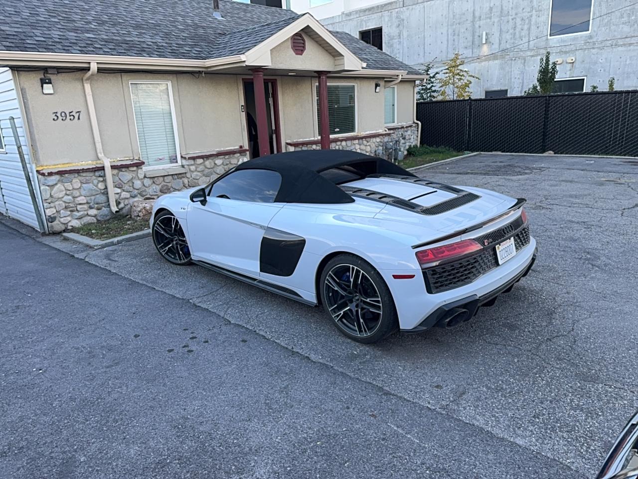 AUDI R8