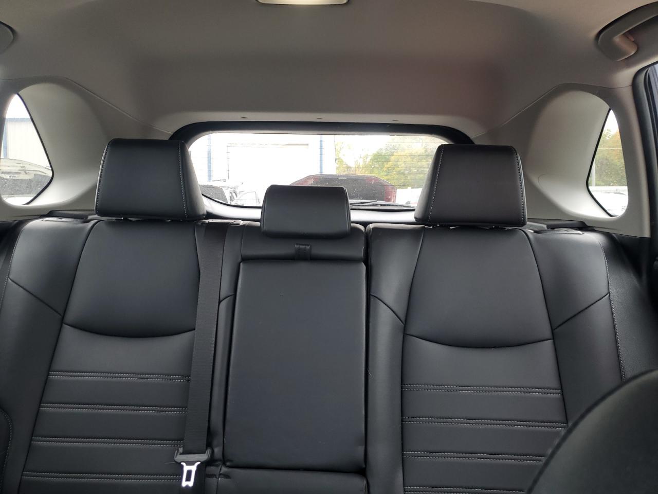 TOYOTA RAV4 XLE PREMIUM