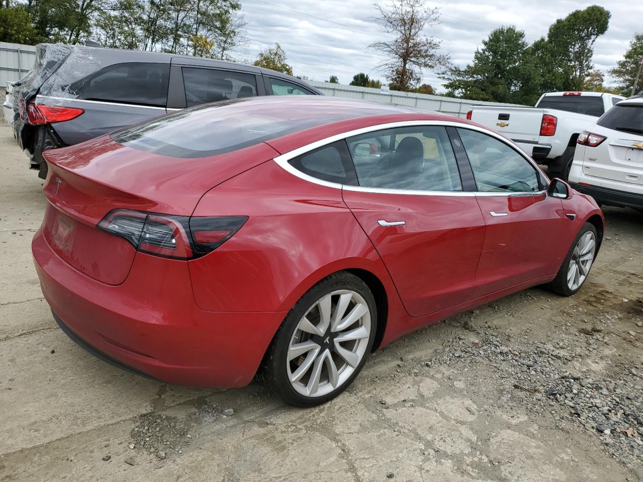 TESLA MODEL 3