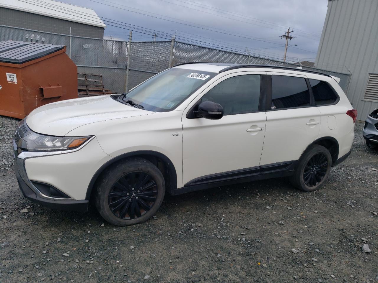 MITSUBISHI OUTLANDER SE