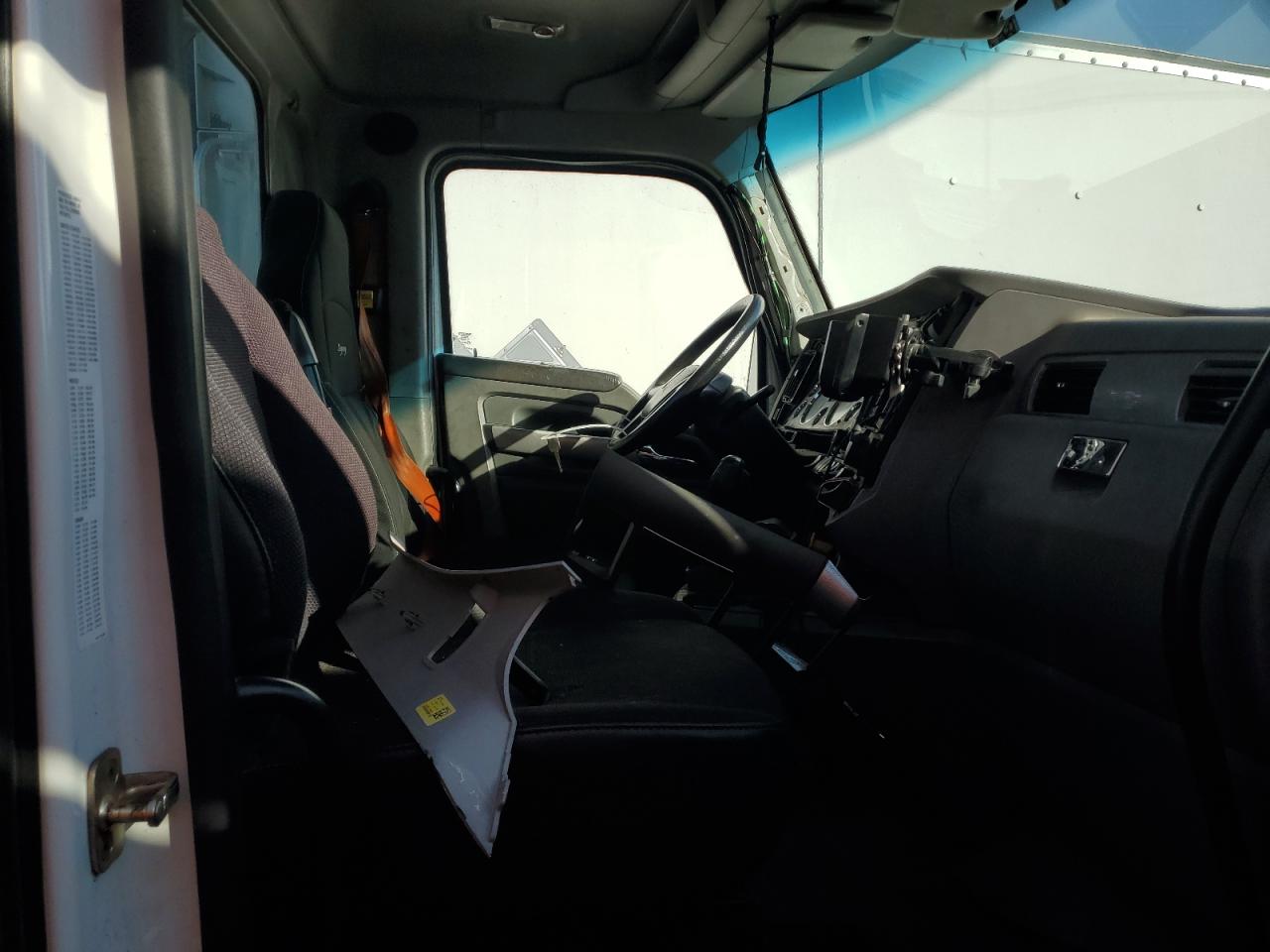 Lot #3265903114 2017 KENWORTH T680