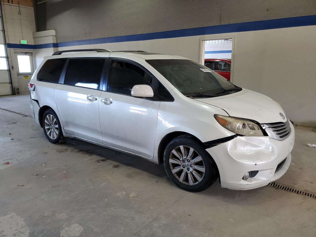 TOYOTA SIENNA XLE