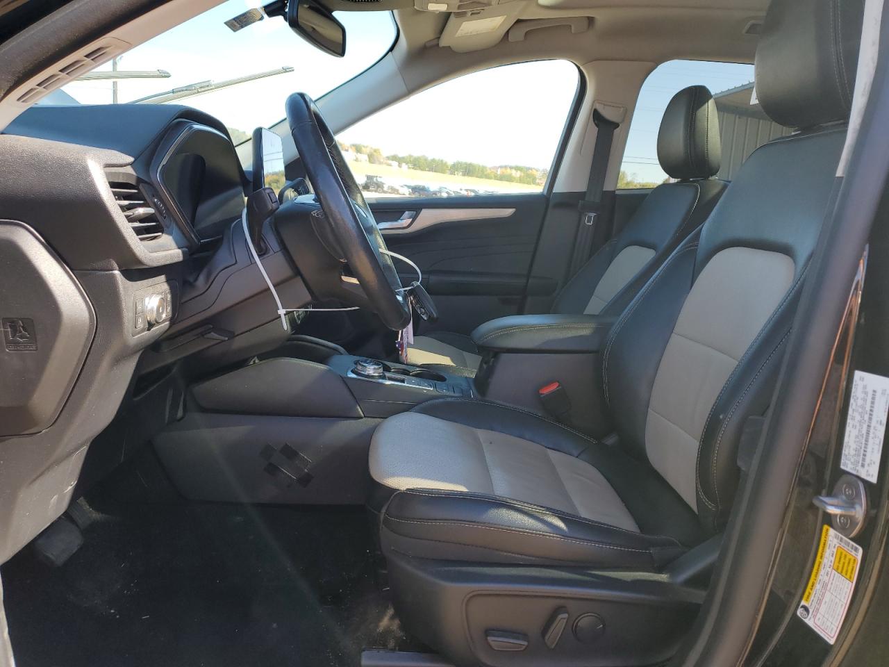 FORD ESCAPE TITANIUM