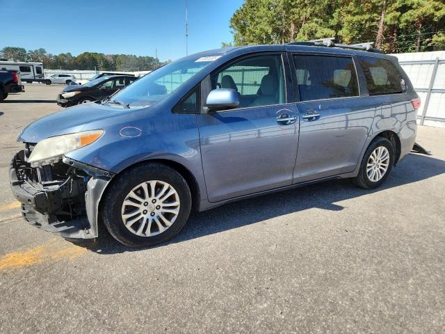 Global Auto Auctions: 2015 TOYOTA SIENNA XLE