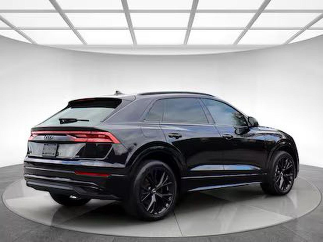 AUDI Q8 PREMIUM