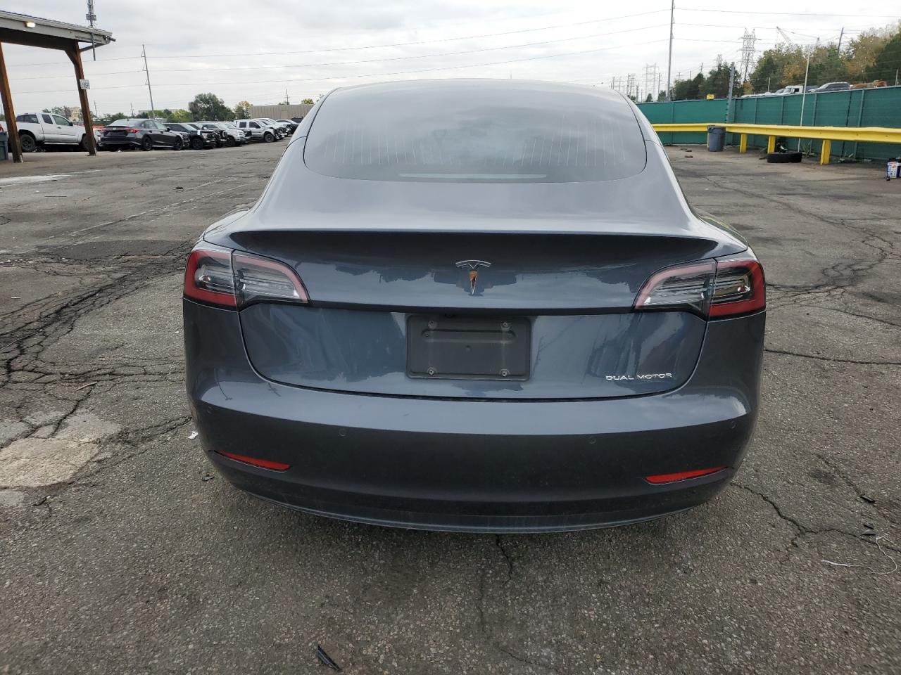 TESLA MODEL 3