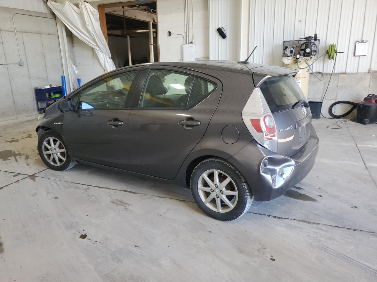 TOYOTA PRIUS C