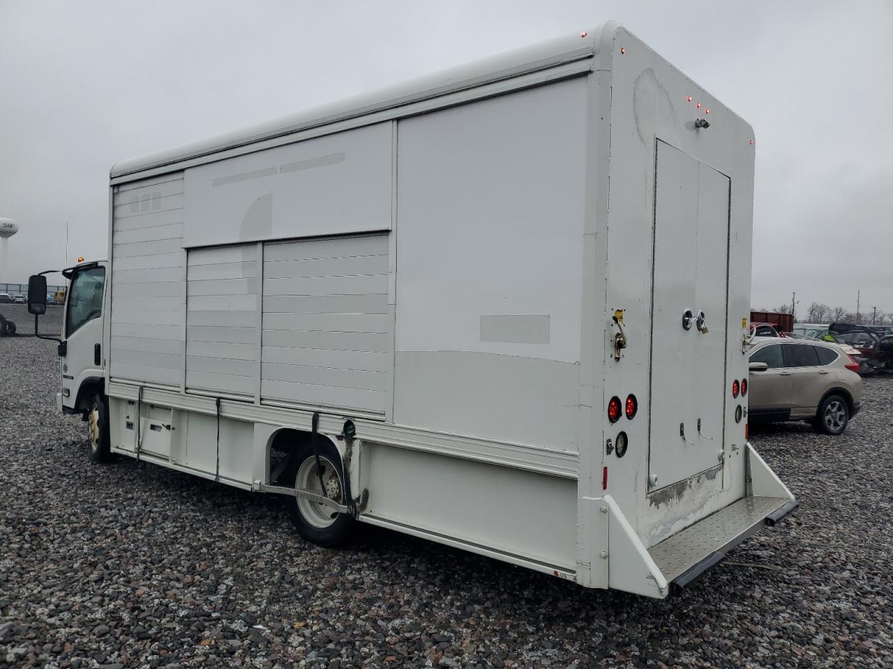 Lot #3281419988 2017 ISUZU NQR