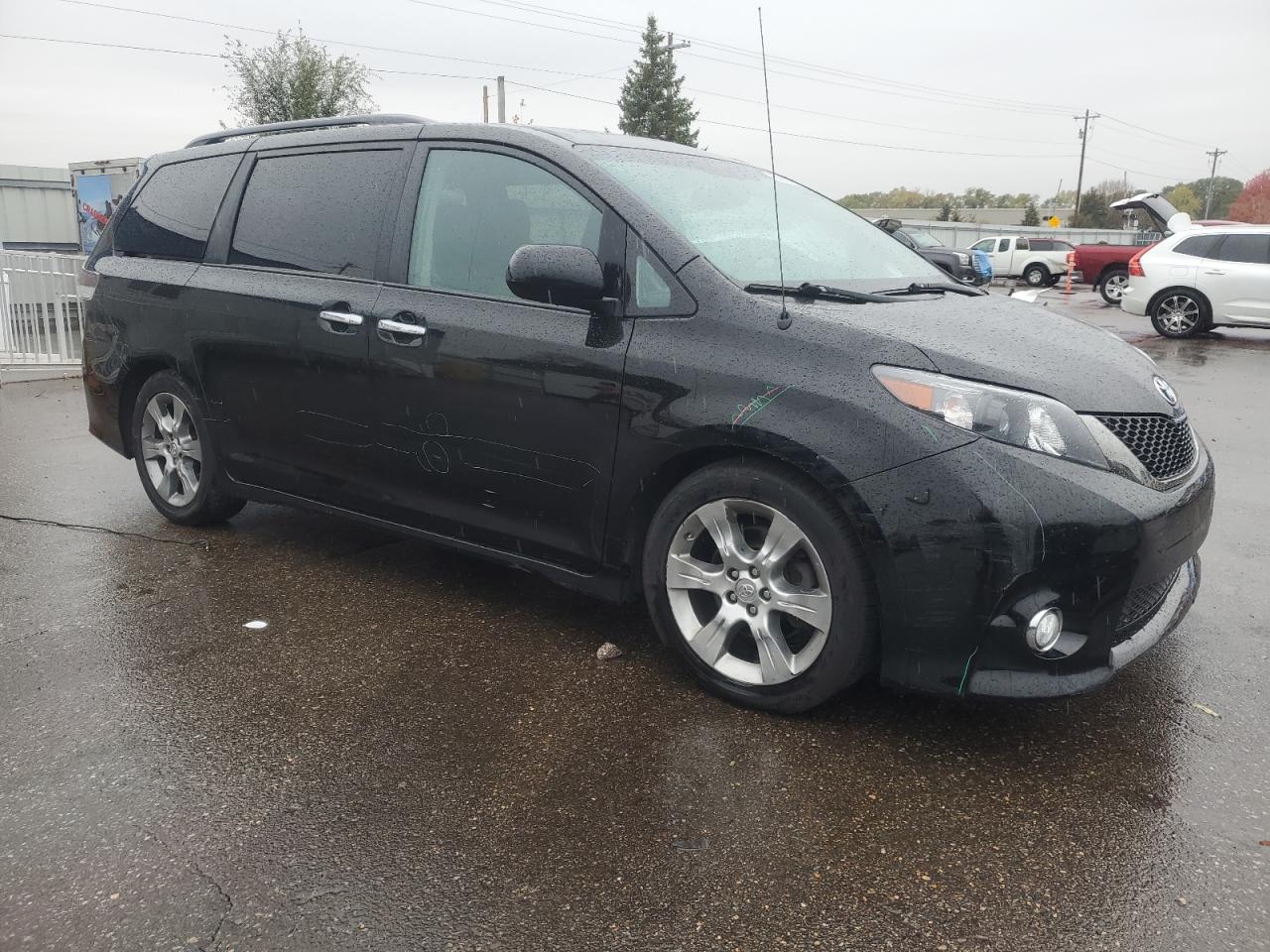 TOYOTA SIENNA SPORT